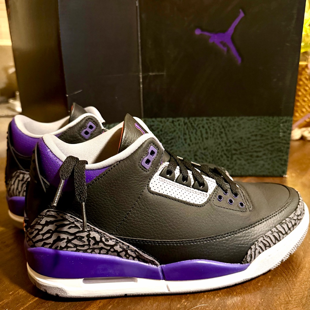 Deadstock Nike Air Jordan 3 Retro "Court Purple" Sneakers - 9m